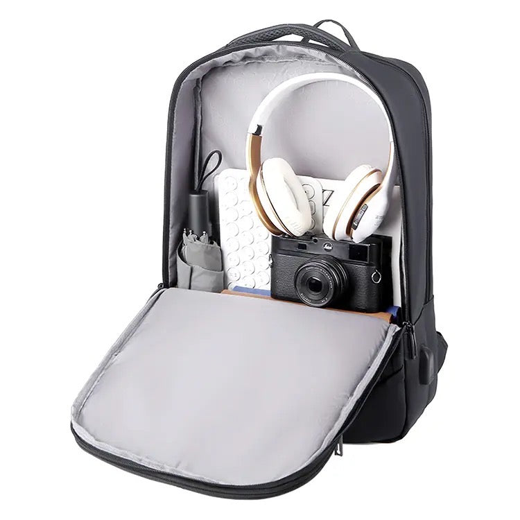 The LuxeLite Bag